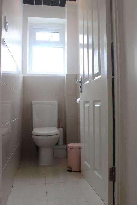 Private & Comfortable 2 Bedroom Home Away From Home Стэнвэлл Экстерьер фото