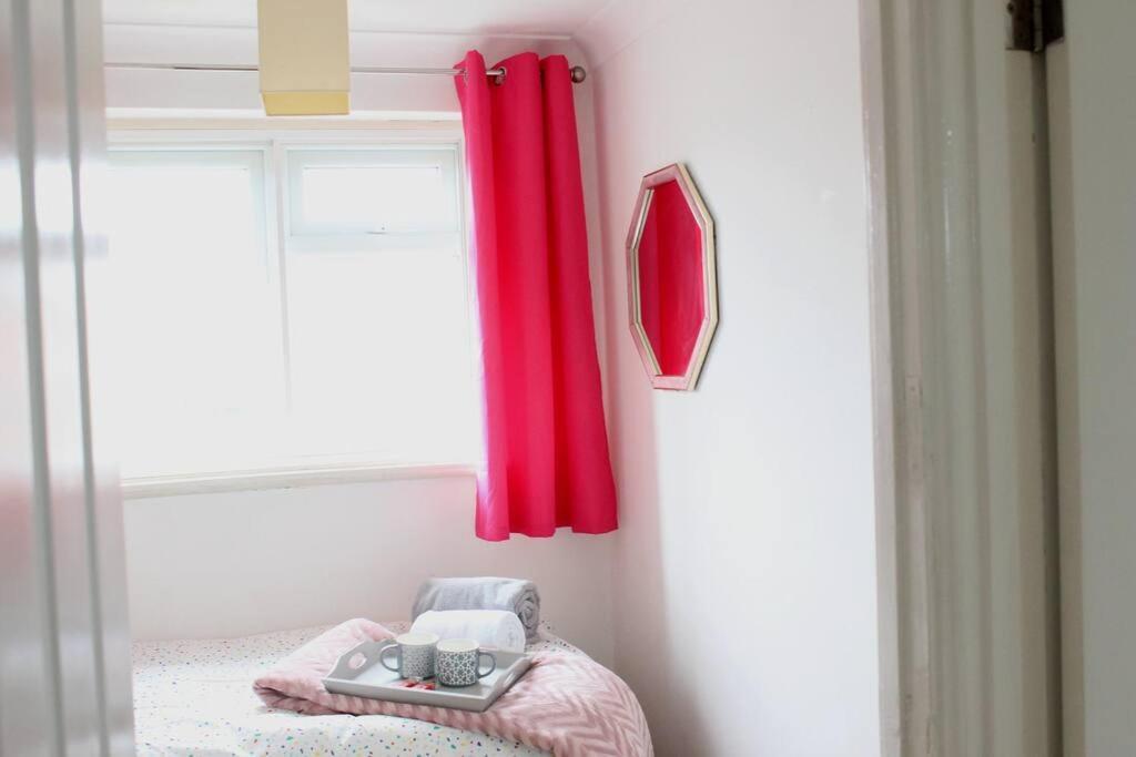 Private & Comfortable 2 Bedroom Home Away From Home Стэнвэлл Экстерьер фото