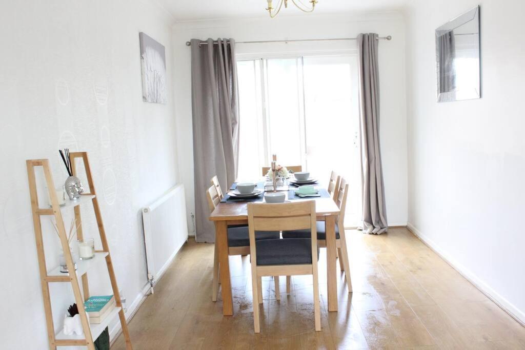 Private & Comfortable 2 Bedroom Home Away From Home Стэнвэлл Экстерьер фото