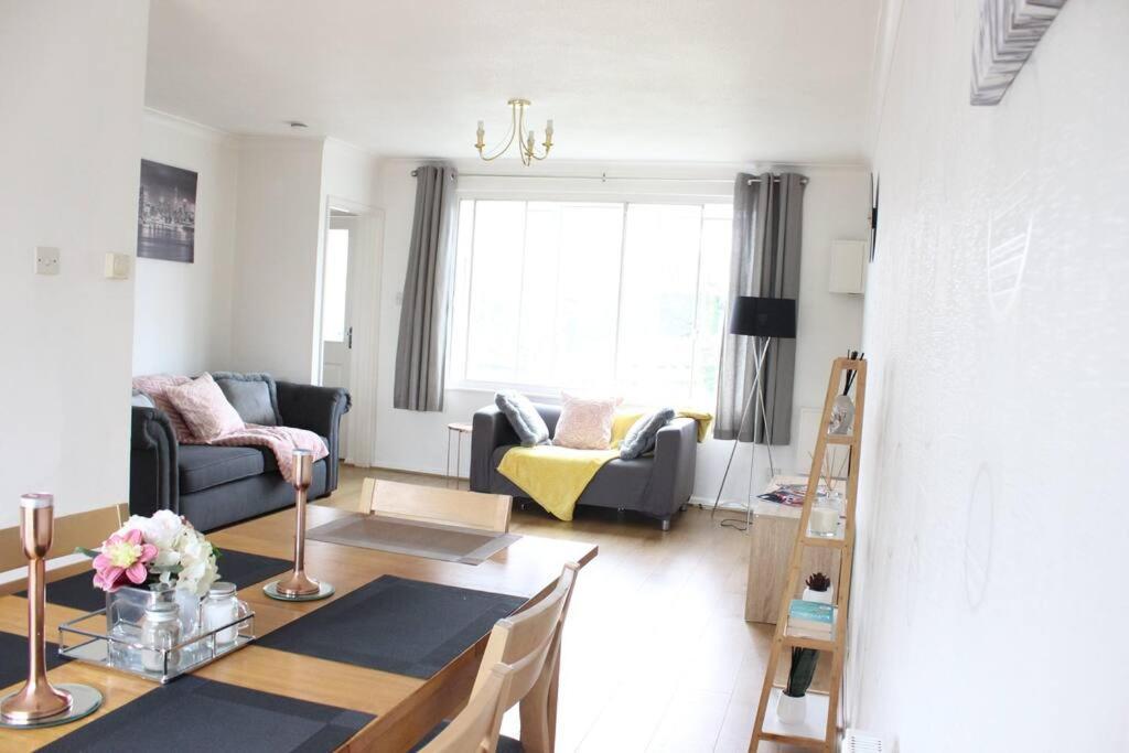 Private & Comfortable 2 Bedroom Home Away From Home Стэнвэлл Экстерьер фото